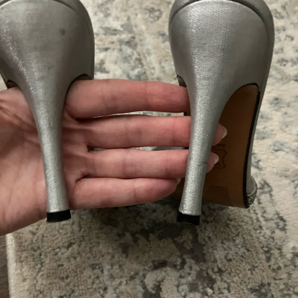 Gorgeous STUART WEITZMAN Vintage Silver Beaded High Heel Slip On’s/Mules Size 10 - Picture 9 of 10